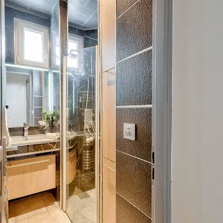 Gare En Face A Pied - Paris 10mn - Parking Prive Gratuit - De 1 A 8 Personnes - Souplex - Equipe - Entierement Renove Apartment